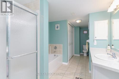 2 - 130 Briargate, Ottawa, ON - Indoor Photo Showing Bathroom