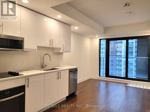 1808 - 180 George Street, Ottawa, ON - Indoor Photo Showing Kitchen With Upgraded Kitchen