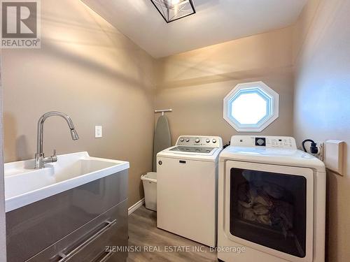 639 Majestic Street, Iroquois Falls, ON - Indoor Photo Showing Laundry Room