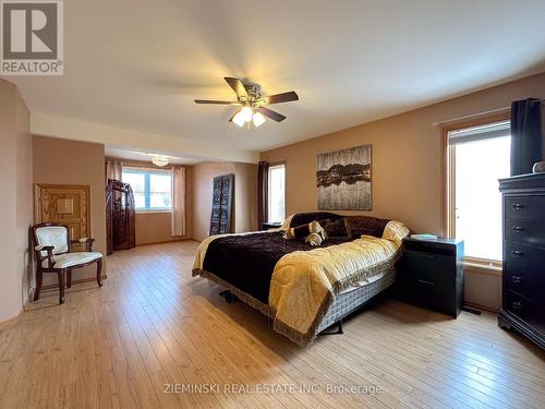 639 Majestic Street, Iroquois Falls, ON - Indoor Photo Showing Bedroom