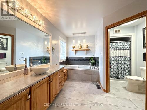 639 Majestic Street, Iroquois Falls, ON - Indoor Photo Showing Bathroom