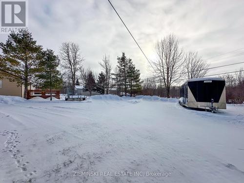 639 Majestic Street, Iroquois Falls, ON - Outdoor