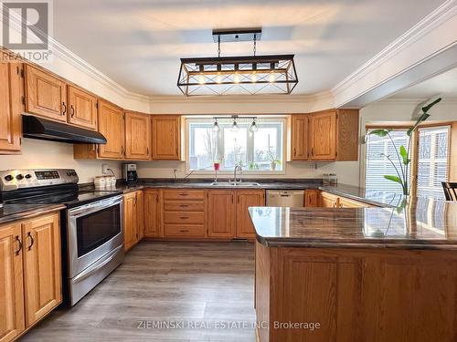 639 Majestic Street, Iroquois Falls, ON - Indoor Photo Showing Kitchen With Double Sink