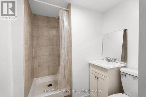 1 Prince Edward Drive, St. Catharines (443 - Lakeport), ON - Indoor Photo Showing Bathroom