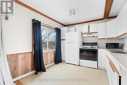 1 Prince Edward Drive, St. Catharines (443 - Lakeport), ON - Indoor Photo Showing Kitchen With Double Sink