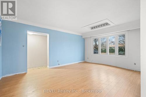 1 Prince Edward Drive, St. Catharines (443 - Lakeport), ON - Indoor Photo Showing Other Room