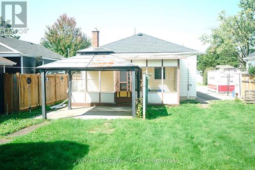 27 Barton Street, St. Catharines (453 - Grapeview), ON - Outdoor