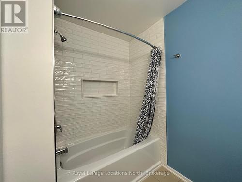 11 - 15 Dawson Drive, Collingwood, ON - Indoor Photo Showing Bathroom