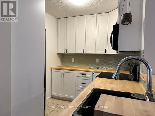 11 - 15 Dawson Drive, Collingwood, ON - Indoor Photo Showing Kitchen