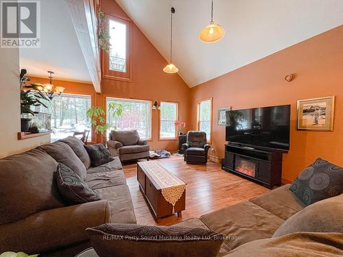 74 Carling Bay Road W, Carling, ON - Indoor Photo Showing Living Room