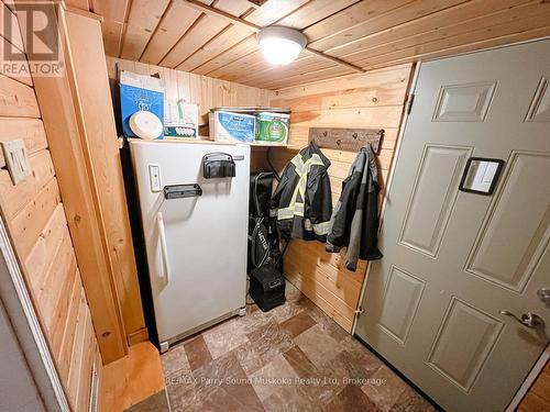 74 Carling Bay Road W, Carling, ON - Indoor Photo Showing Other Room