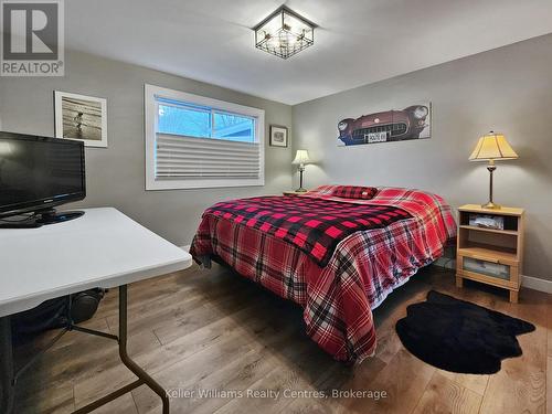 190 Pebble Beach Parkway, Lambton Shores (Grand Bend), ON - Indoor Photo Showing Bedroom