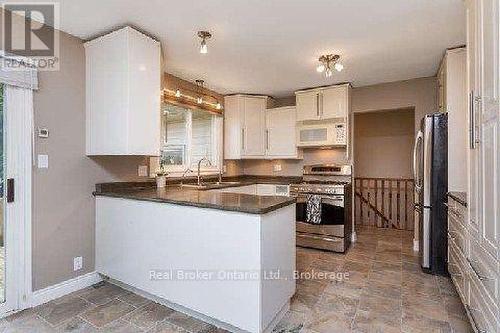 9408 17Th Side Road, Erin, ON - Indoor Photo Showing Kitchen