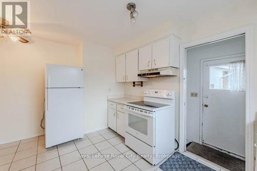 98 Glenburnie Drive, Guelph (Grange Hill East), ON - Indoor Photo Showing Kitchen