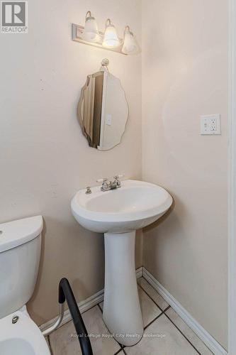 98 Glenburnie Drive, Guelph (Grange Hill East), ON - Indoor Photo Showing Bathroom