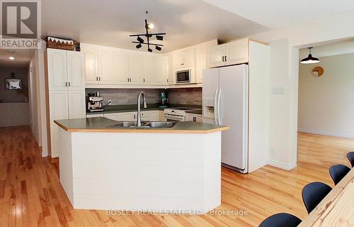 136 Maple Lane, Blue Mountains, ON - Indoor Photo Showing Kitchen With Double Sink