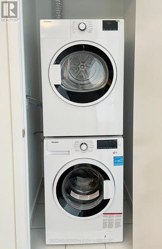 2801 - 32 Forest Manor Road, Toronto, ON - Indoor Photo Showing Laundry Room