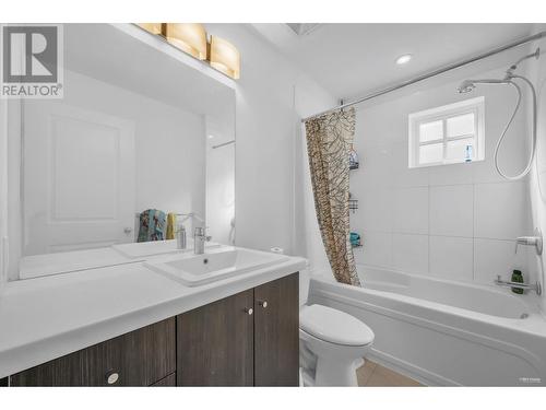 Main House 3489 David Avenue, Coquitlam, BC - Indoor Photo Showing Bathroom