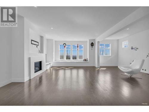 Main House 3489 David Avenue, Coquitlam, BC - Indoor Photo Showing Living Room With Fireplace