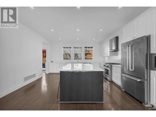 Main House 3489 David Avenue, Coquitlam, BC - Indoor Photo Showing Kitchen