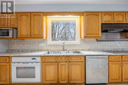 1547 Randy Road, Sarnia, ON - Indoor Photo Showing Kitchen With Double Sink