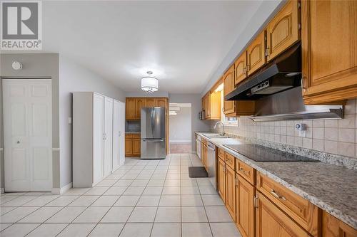 1547 Randy Road, Sarnia, ON - Indoor Photo Showing Kitchen