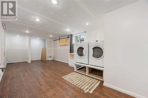 1547 Randy Road, Sarnia, ON - Indoor Photo Showing Laundry Room