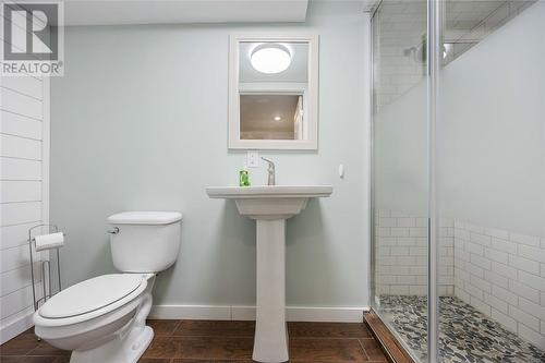 1547 Randy Road, Sarnia, ON - Indoor Photo Showing Bathroom