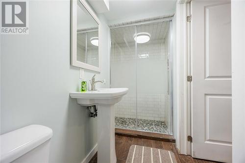 1547 Randy Road, Sarnia, ON - Indoor Photo Showing Bathroom