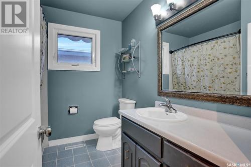 116 Riddell Crescent, Regina, SK - Indoor Photo Showing Bathroom