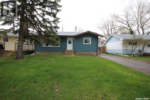 820 3Rd Street E, Shaunavon, SK - Outdoor