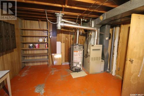 820 3Rd Street E, Shaunavon, SK - Indoor Photo Showing Basement