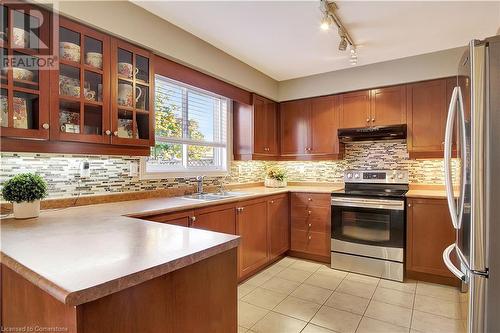 764 Saginaw Parkway, Cambridge, ON - Indoor Photo Showing Kitchen With Double Sink