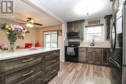 1495 Fair Avenue, Peterborough (Monaghan), ON - Indoor Photo Showing Kitchen