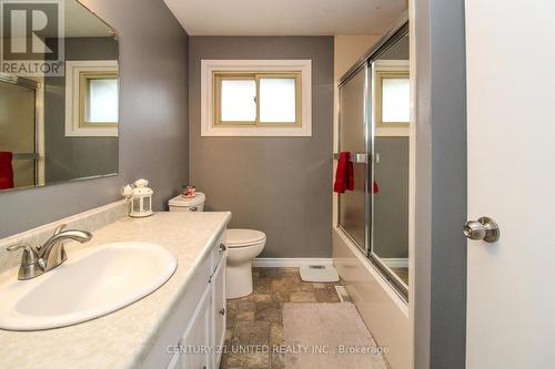 1495 Fair Avenue, Peterborough (Monaghan), ON - Indoor Photo Showing Bathroom