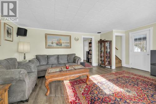 231 Lynch Road, Tweed, ON - Indoor Photo Showing Living Room