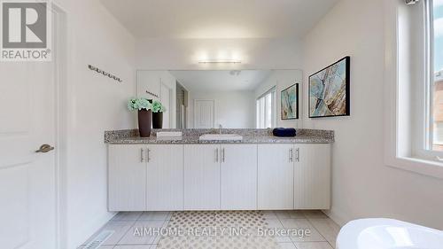 23 Snap Dragon Trail, East Gwillimbury, ON - Indoor Photo Showing Bathroom