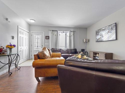 Salon - 253  - 263 Rue Principale, Grenville, QC - Indoor Photo Showing Living Room