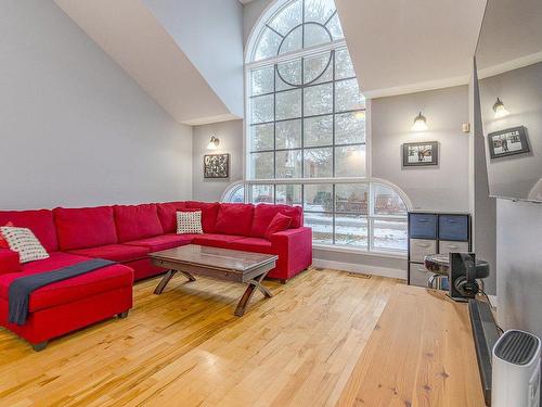 Salon - 9665 Rue Du Trianon, Sherbrooke (Brompton/Rock Forest/Saint-Élie/Deauville), QC - Indoor Photo Showing Living Room