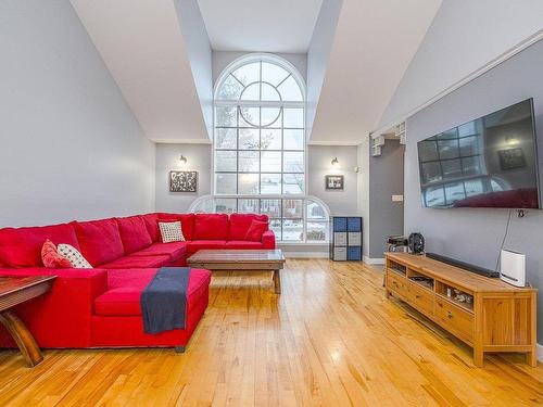 Salon - 9665 Rue Du Trianon, Sherbrooke (Brompton/Rock Forest/Saint-Élie/Deauville), QC - Indoor Photo Showing Living Room