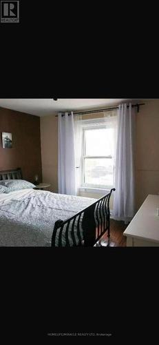 8 Mill Street, Brampton, ON - Indoor Photo Showing Bedroom