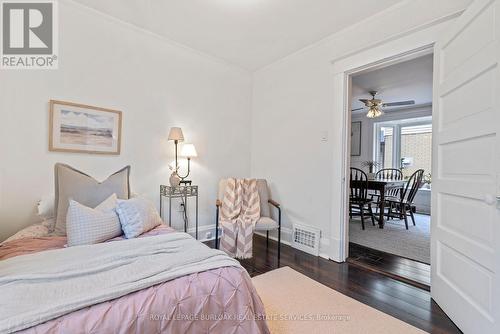 5816 Summer Street, Niagara Falls, ON - Indoor Photo Showing Bedroom