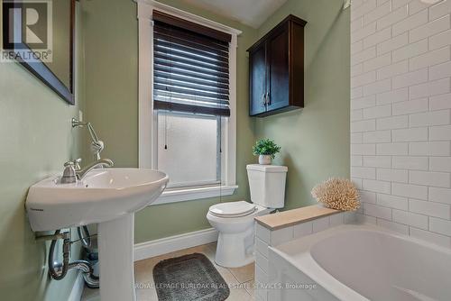 5816 Summer Street, Niagara Falls, ON - Indoor Photo Showing Bathroom