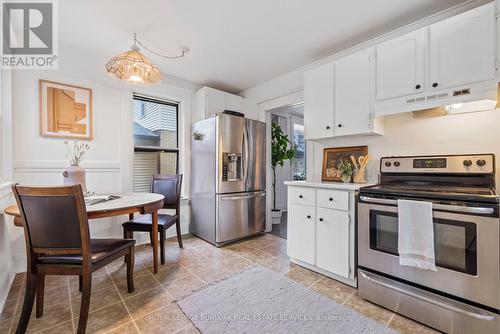 5816 Summer Street, Niagara Falls, ON - Indoor Photo Showing Kitchen