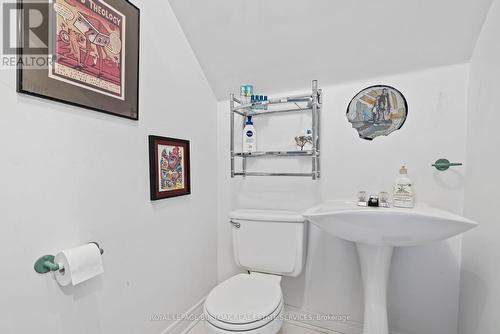 5816 Summer Street, Niagara Falls, ON - Indoor Photo Showing Bathroom