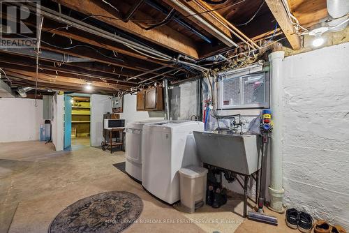 5816 Summer Street, Niagara Falls, ON - Indoor Photo Showing Laundry Room