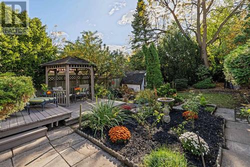 5816 Summer Street, Niagara Falls, ON - Outdoor With Backyard