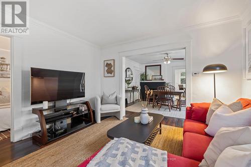 5816 Summer Street, Niagara Falls, ON - Indoor Photo Showing Living Room