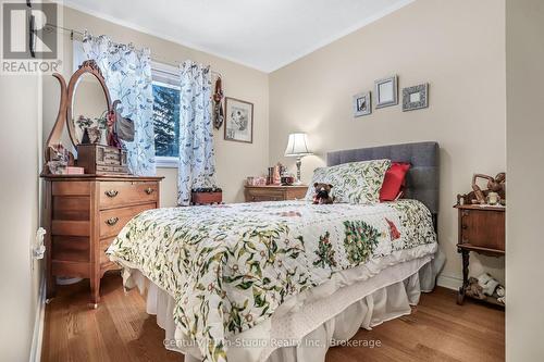 307403 Centre Line A E, Grey Highlands, ON - Indoor Photo Showing Bedroom