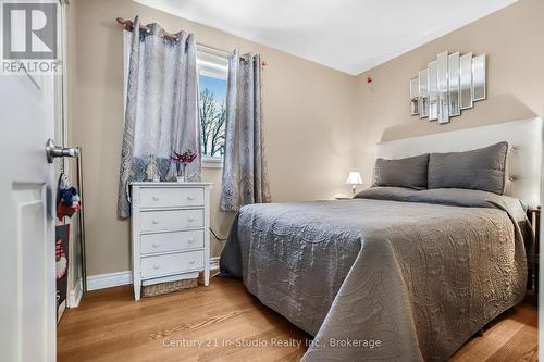 307403 Centre Line A E, Grey Highlands, ON - Indoor Photo Showing Bedroom